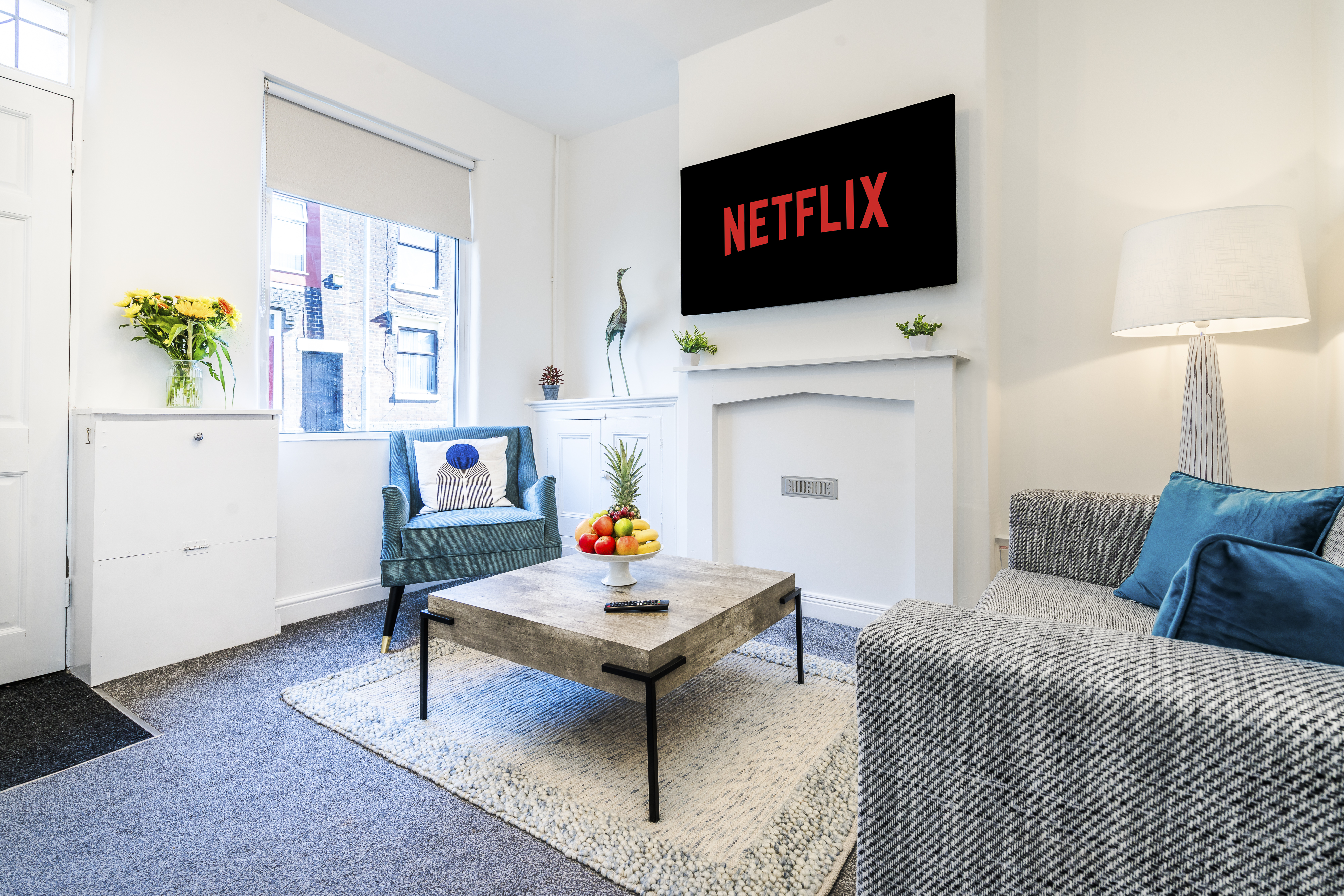 The Heron lounge with comfortable seating - contractor accommodation Stoke-on-Trent